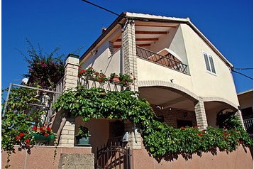 Pension de famille Sućuraj 2